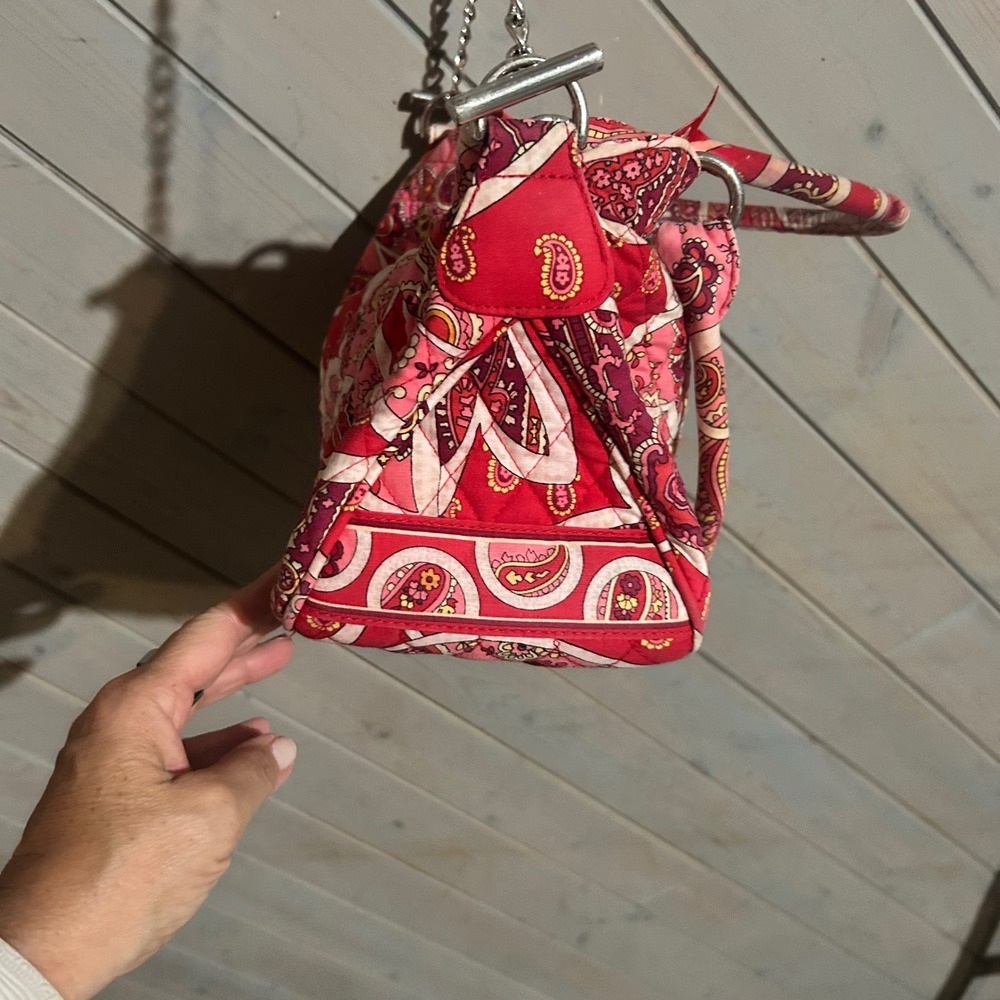 Vera Bradley‎ Shoulder Bag Red Pink Paisley Quilted Chain Strap Purse - Picture 4 of 8